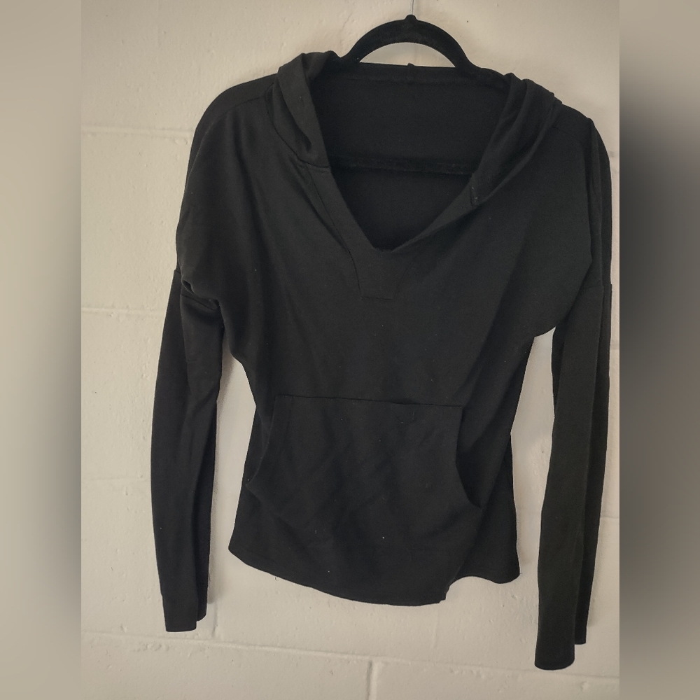Women's Black Spandex Yoga Hoodie with front pockets